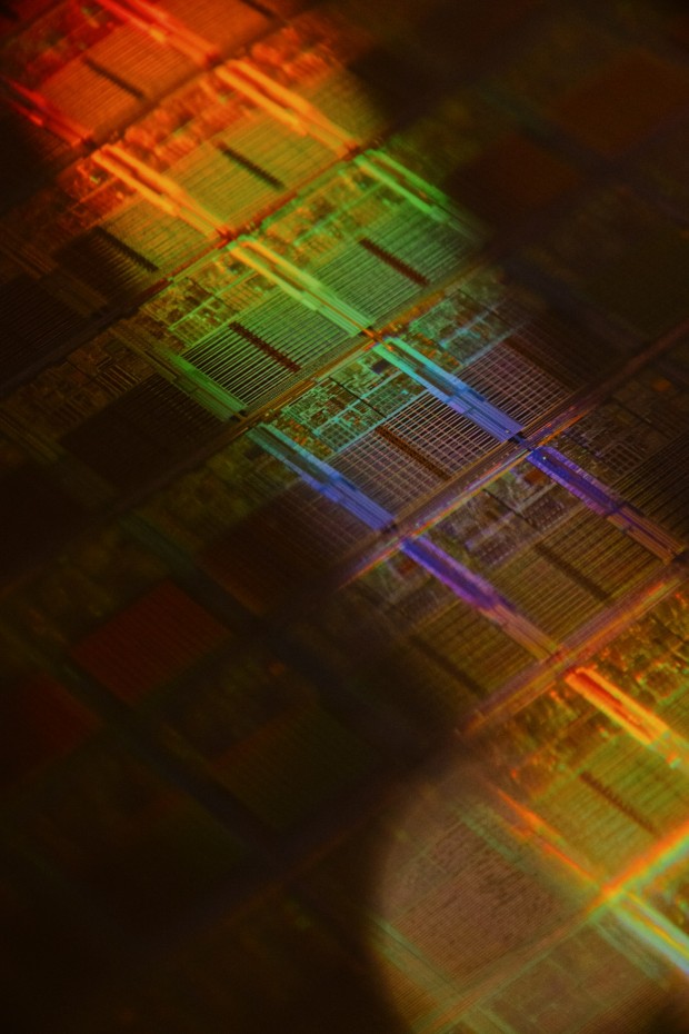Quantum Circuit Advancements Bring RSA Encryption Vulnerability into Focus